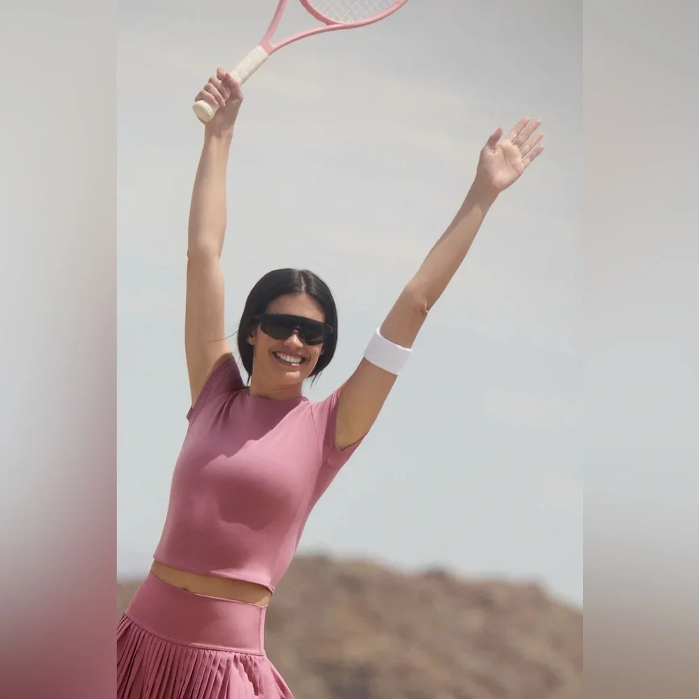 ALO YOGA | ✨NEW✨ ALO Softsculpt Precision Short Sleeve Top in Pink Wild Rose - Picture 6 of 7
